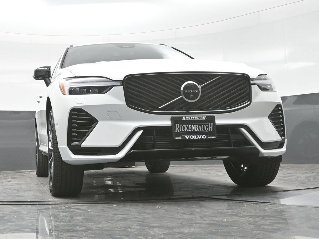New 2026 Volvo XC60 T8 Plus w/ Climate Package PRO AWD/4WD image 23