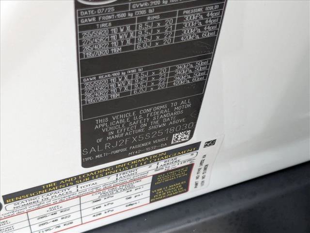 New 2025 Land Rover Discovery S image 19