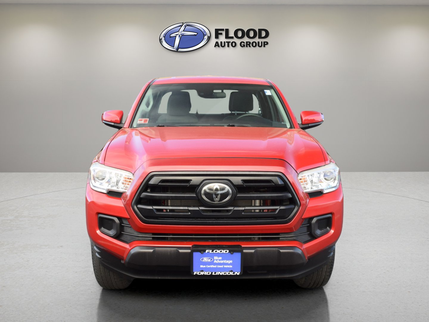 Used 2018 Toyota Tacoma SR w/ SR Convenience Package AWD/4WD image 2