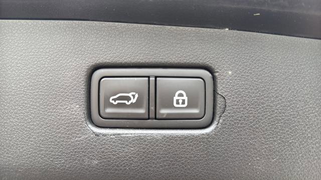 Used 2022 Genesis GV70 2.5T AWD/4WD image 16