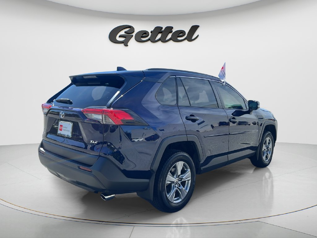 Used 2024 Toyota RAV4 XLE w/ Convenience Package FWD image 5