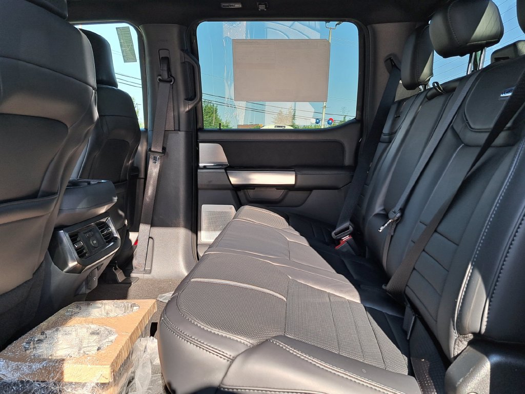 New 2026 Ford F350 Platinum w/ FX4 Off-Road Package AWD/4WD image 15