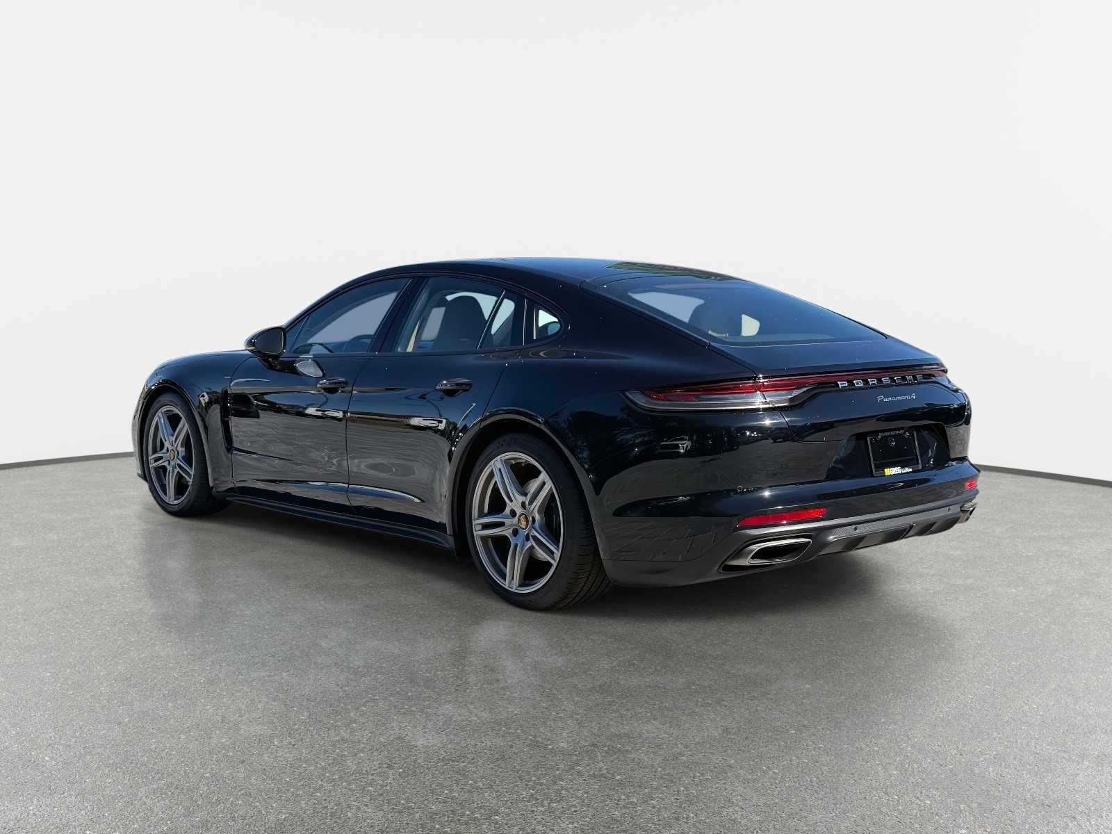 Used 2022 Porsche Panamera 4 image 5