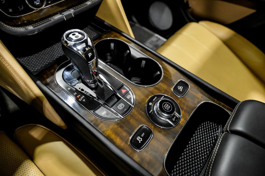 Used 2019 Bentley Bentayga image 19