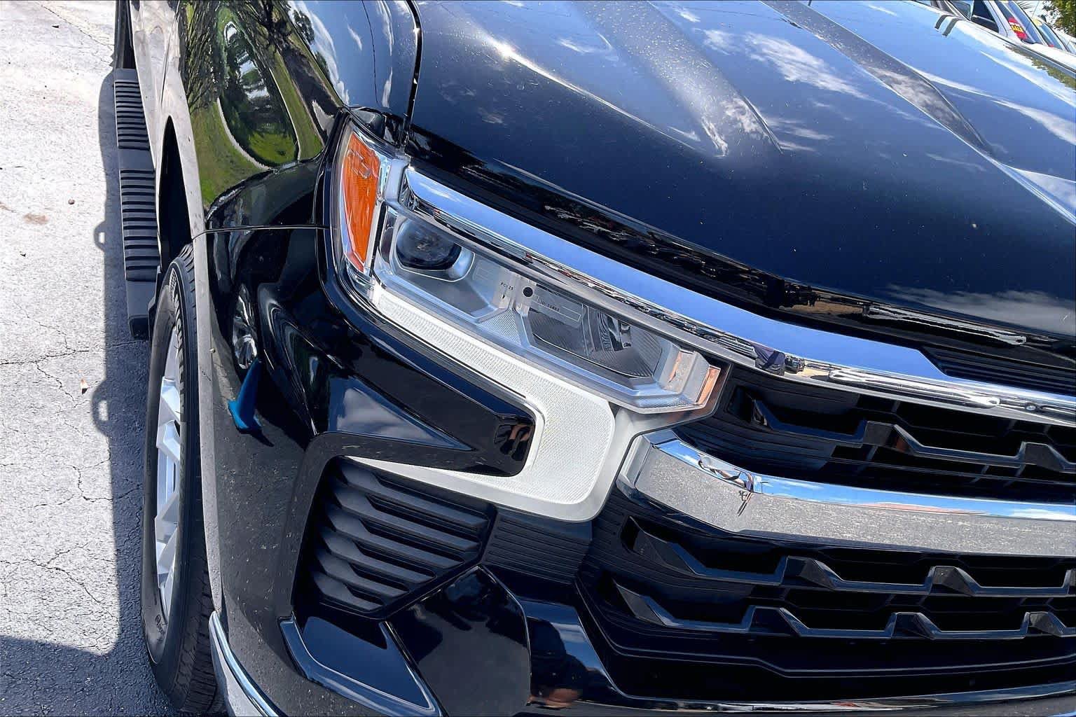 Used 2023 Chevrolet Silverado 1500 LT AWD/4WD image 27