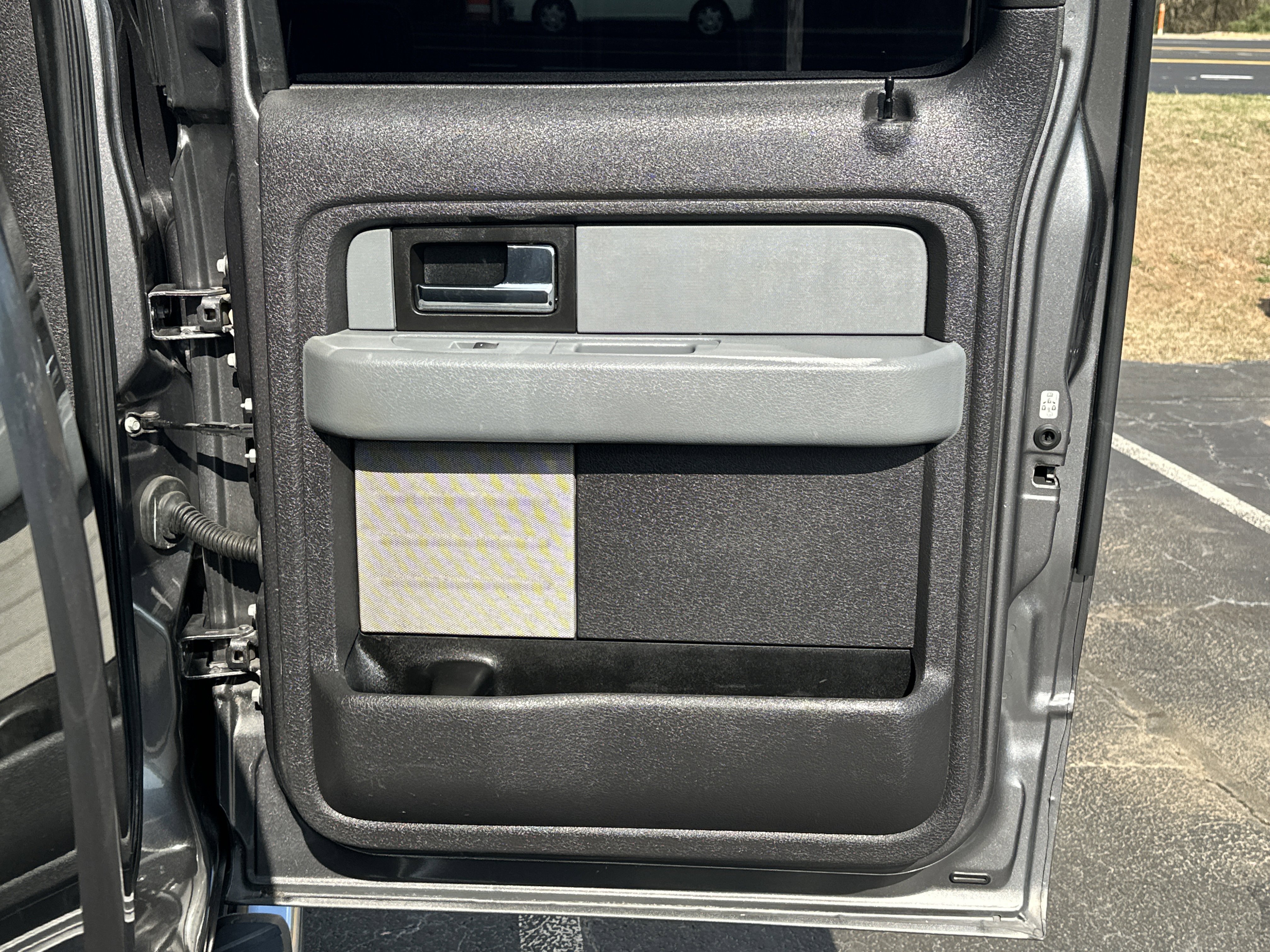 Used 2013 Ford F150 XLT w/ Mid Equipment Group image 17