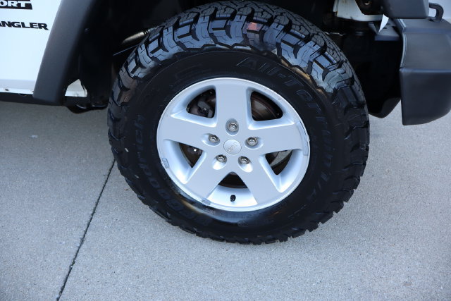 Used 2015 Jeep Wrangler Sport w/ Quick Order Package 23S AWD/4WD image 8