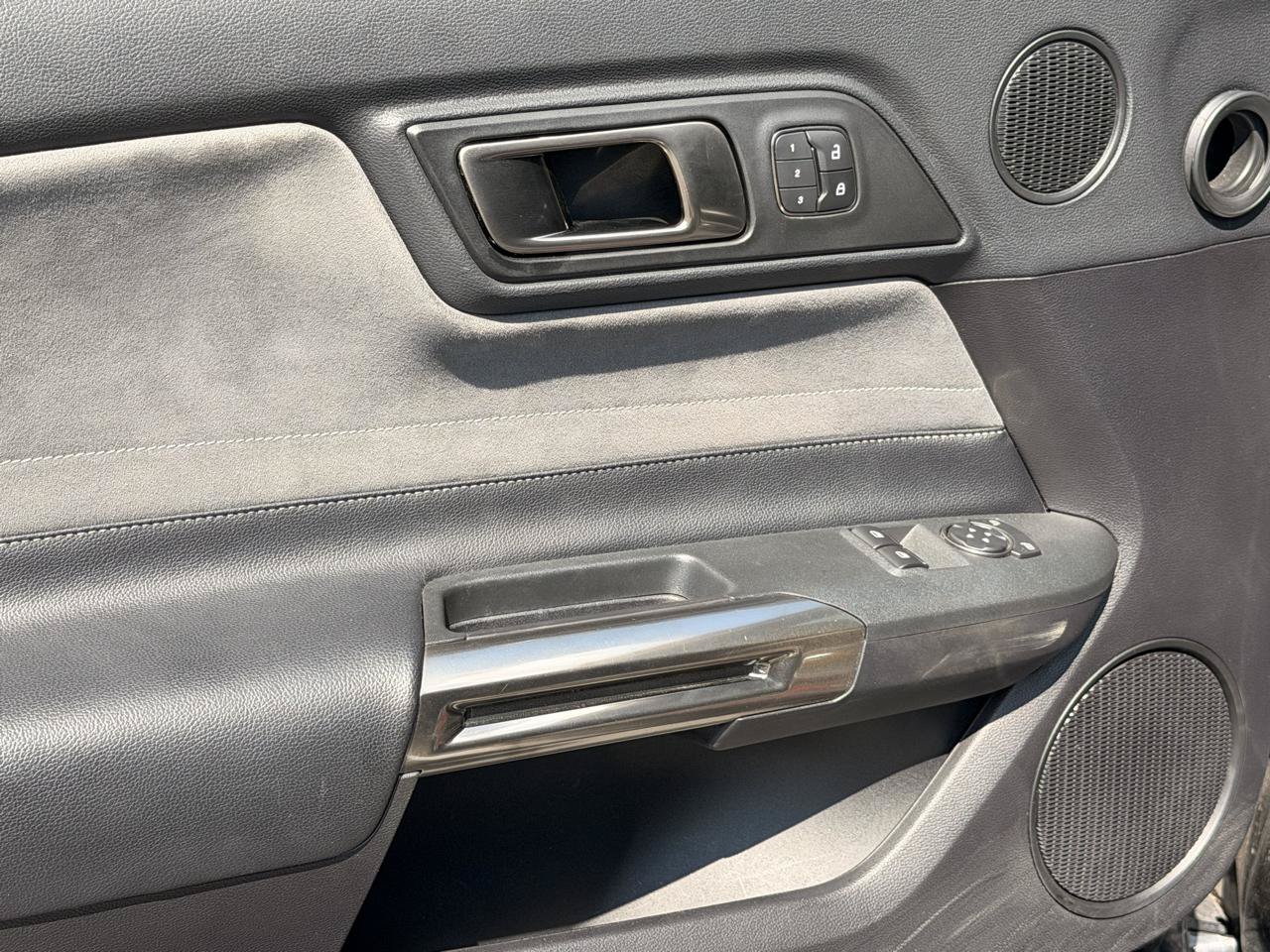 Used 2019 Ford Mustang Shelby GT350 w/ Technology Package RWD image 19
