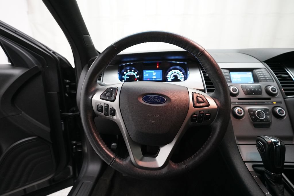 Used 2018 Ford Taurus SEL FWD image 4
