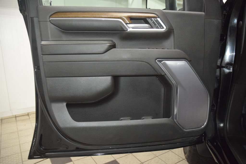 Used 2024 Chevrolet Silverado 3500 High Country w/ Technology Package AWD/4WD image 49