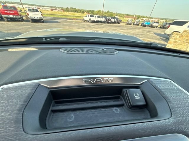 New 2026 RAM 2500 Laramie w/ Night Edition AWD/4WD image 40