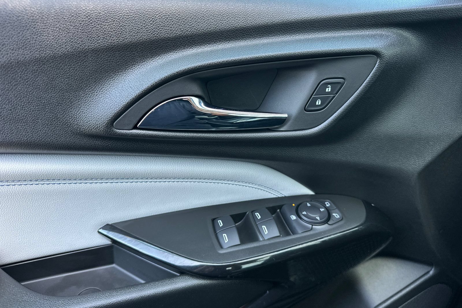 New 2026 Chevrolet Trax LT FWD image 11