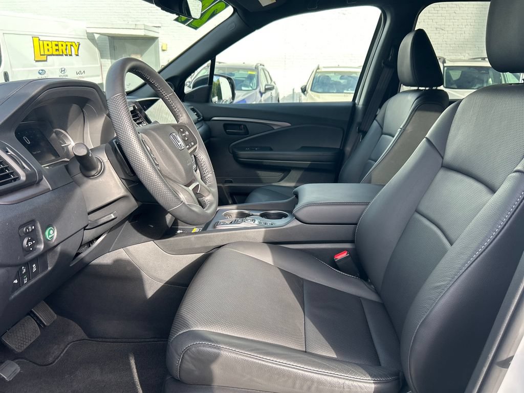 Used 2024 Honda Passport EX-L image 10