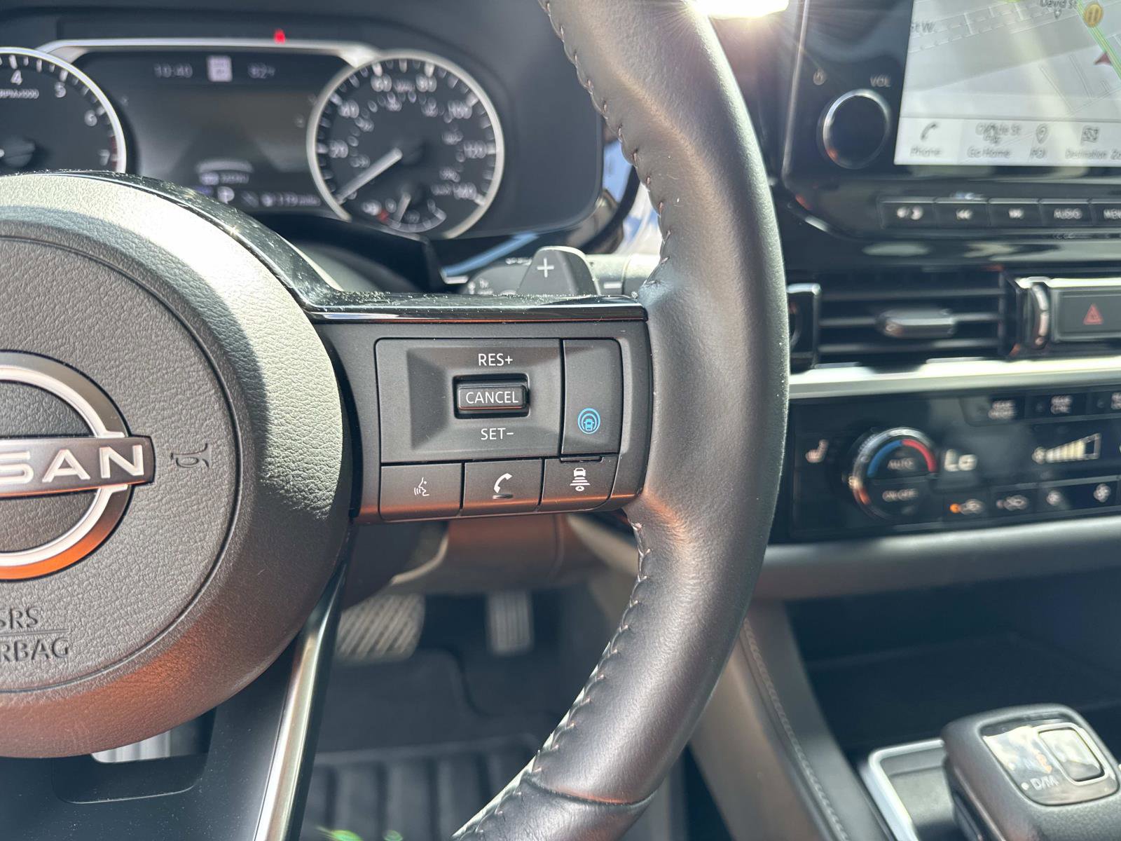 Used 2023 Nissan Pathfinder SL w/ SL Premium Package FWD image 23