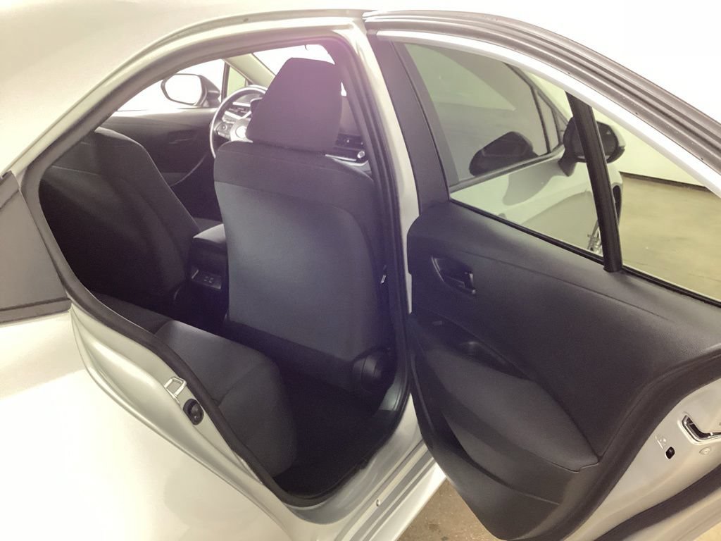 Used 2025 Toyota Corolla LE FWD image 19