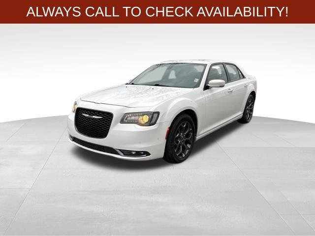 Used 2017 Chrysler 300 S w/ 300S Premium Group image 3