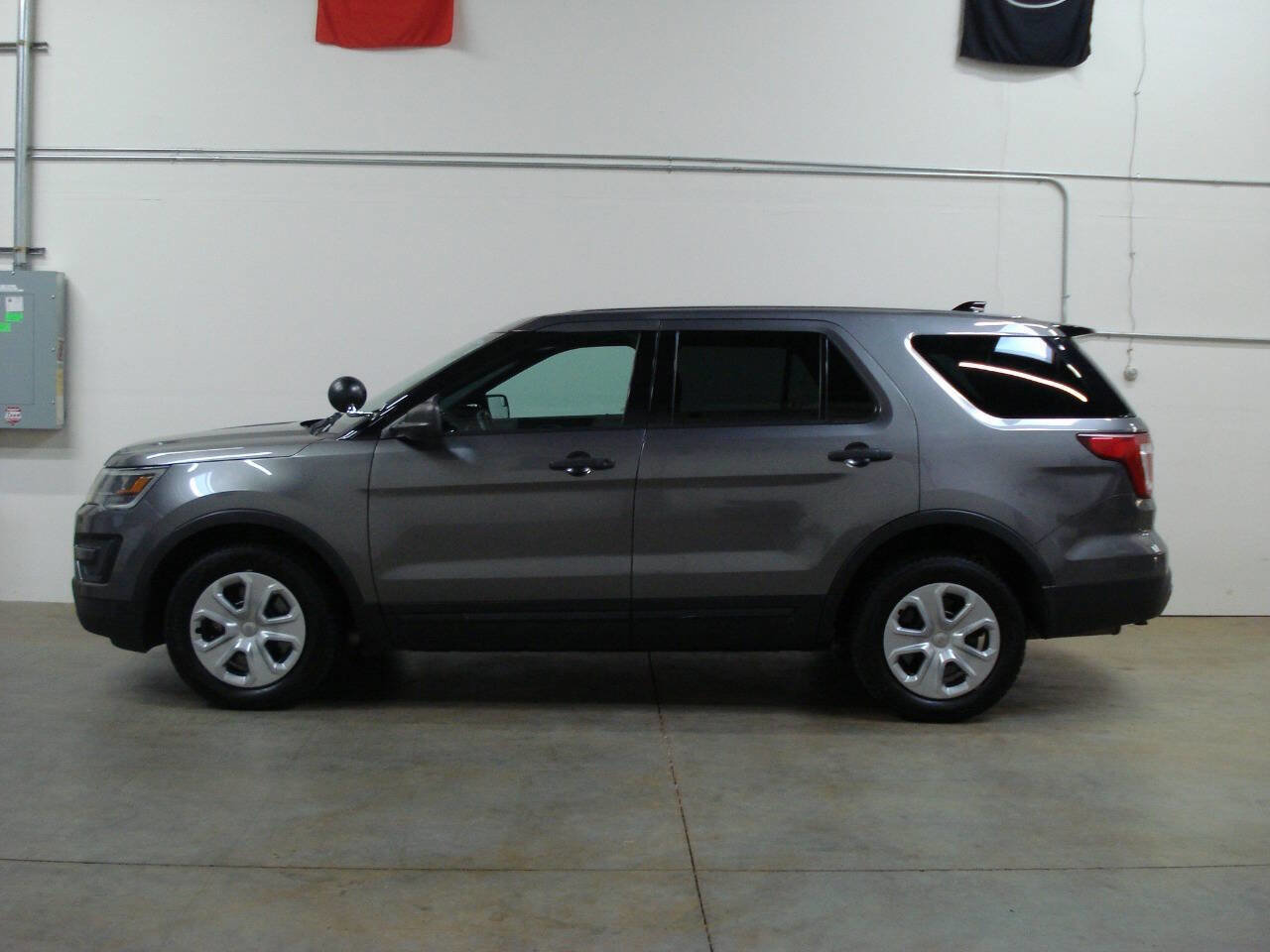 Used 2017 Ford Explorer 4WD Police Interceptor w/ Ready For The Road Package image 1