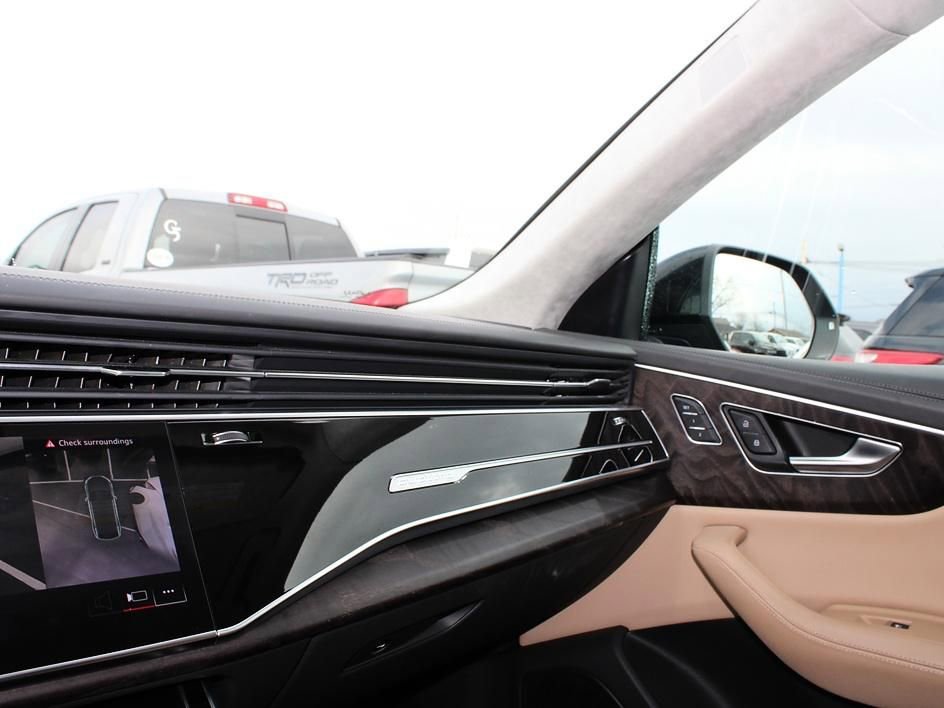 Used 2022 Audi Q8 Prestige AWD/4WD image 28