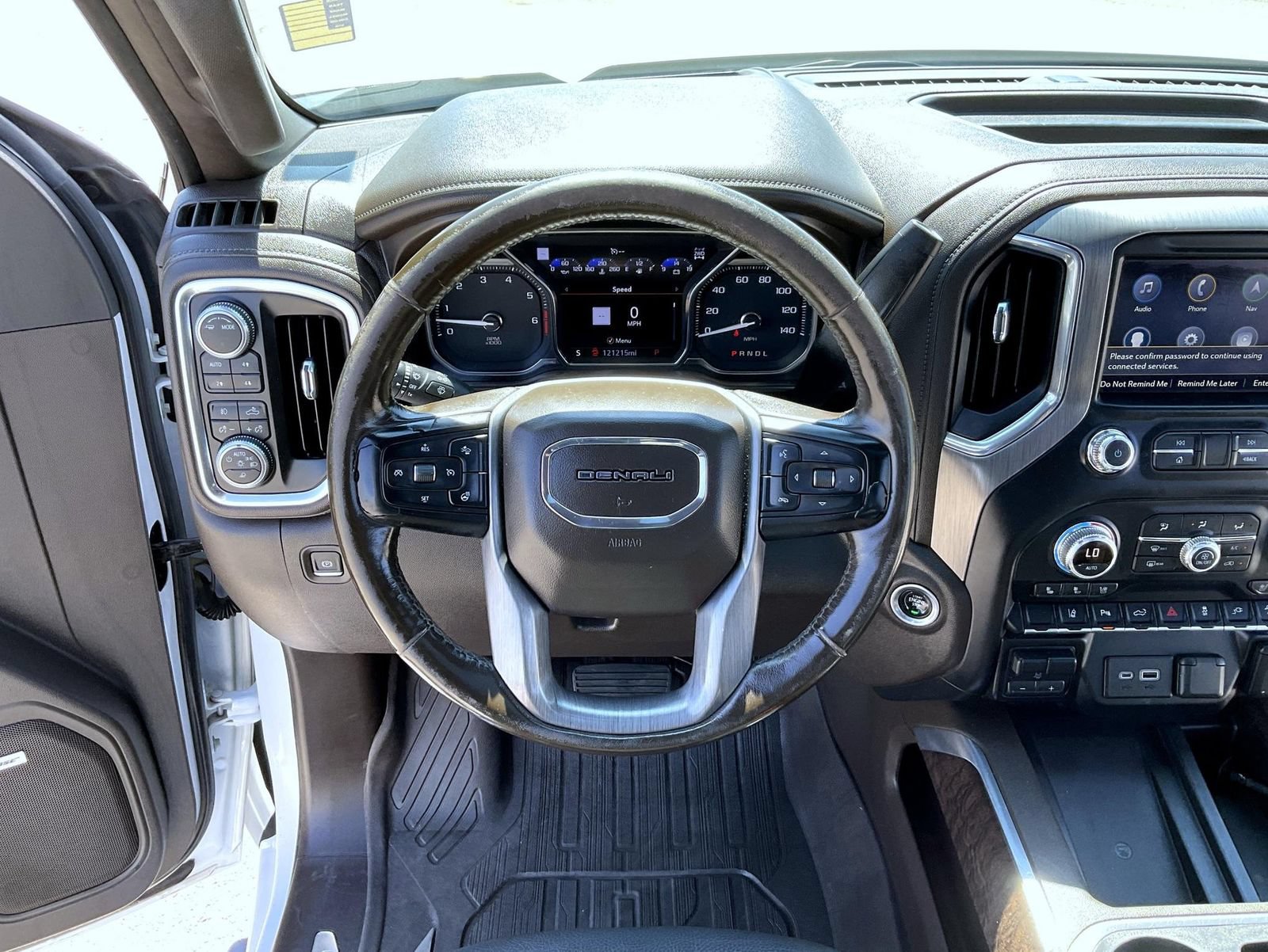 Used 2020 GMC Sierra 2500 Denali w/ Denali Ultimate Package AWD/4WD image 11