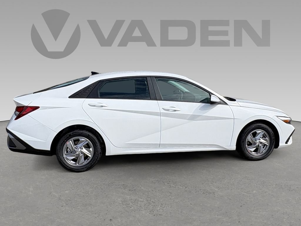 New 2026 Hyundai Elantra SE FWD image 6