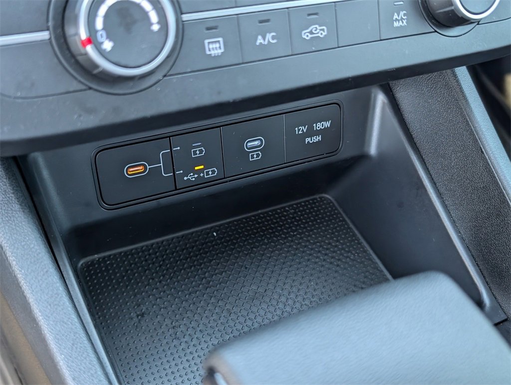 Certified 2025 Hyundai Santa Cruz SE image 18