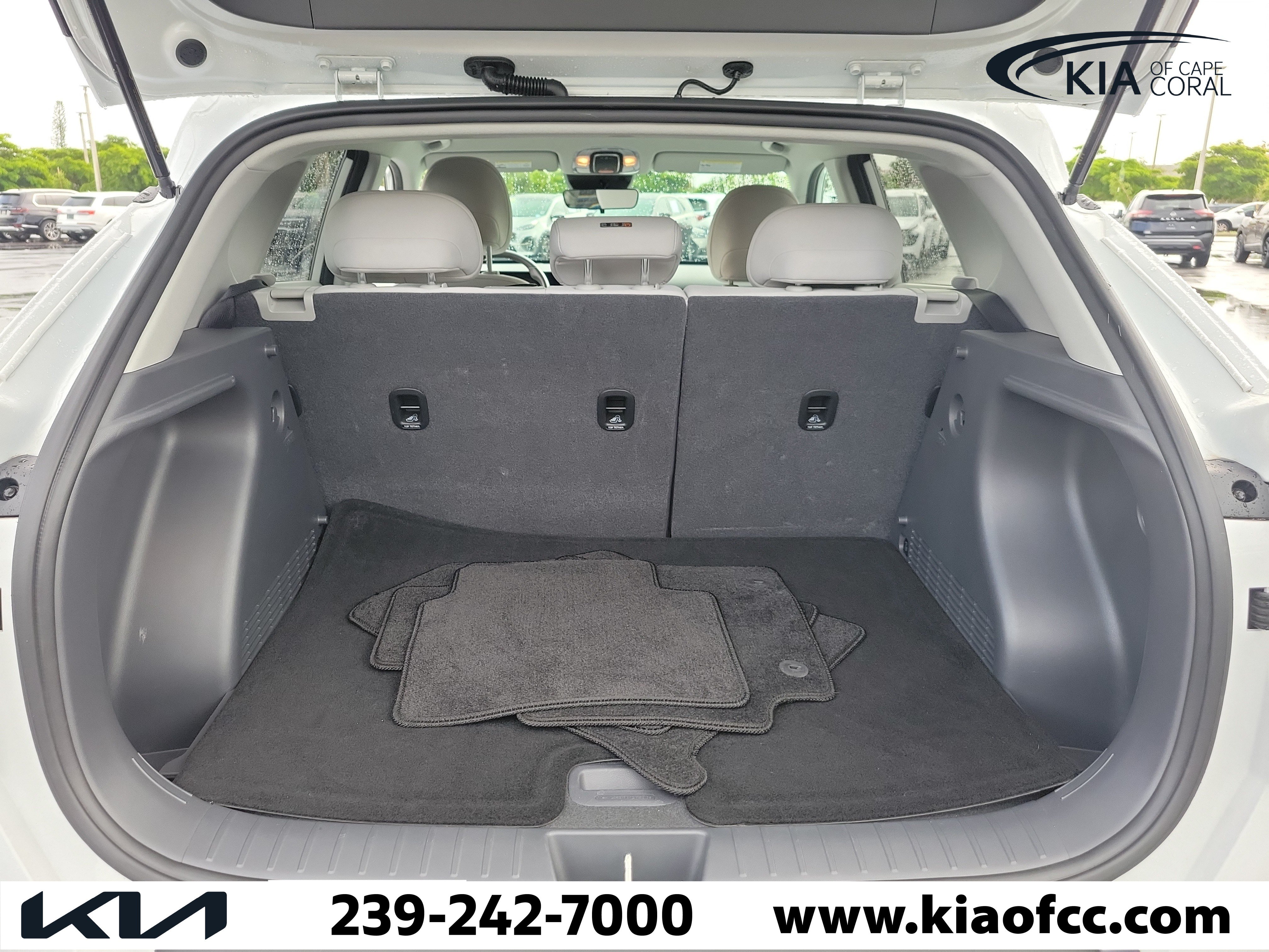 Used 2024 Hyundai Kona SEL FWD image 11