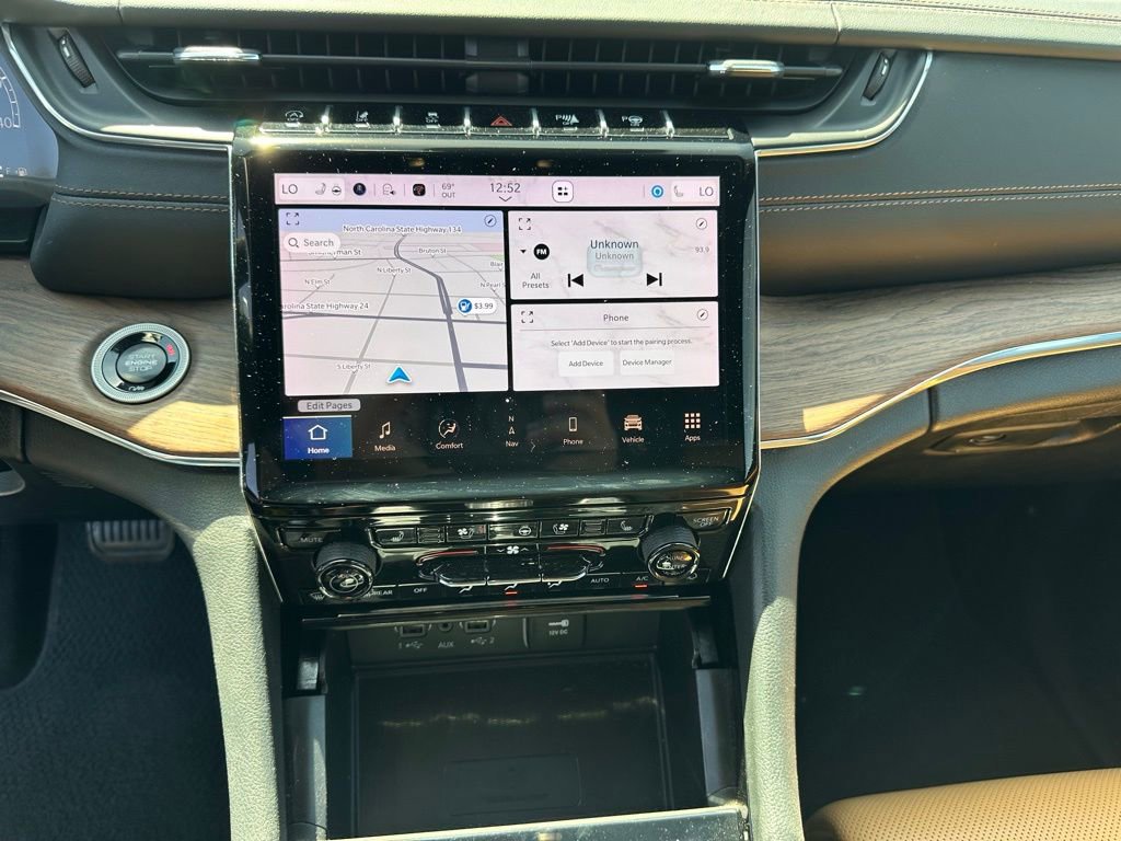 Used 2024 Jeep Grand Cherokee L Summit w/ Luxury Tech Group V image 33