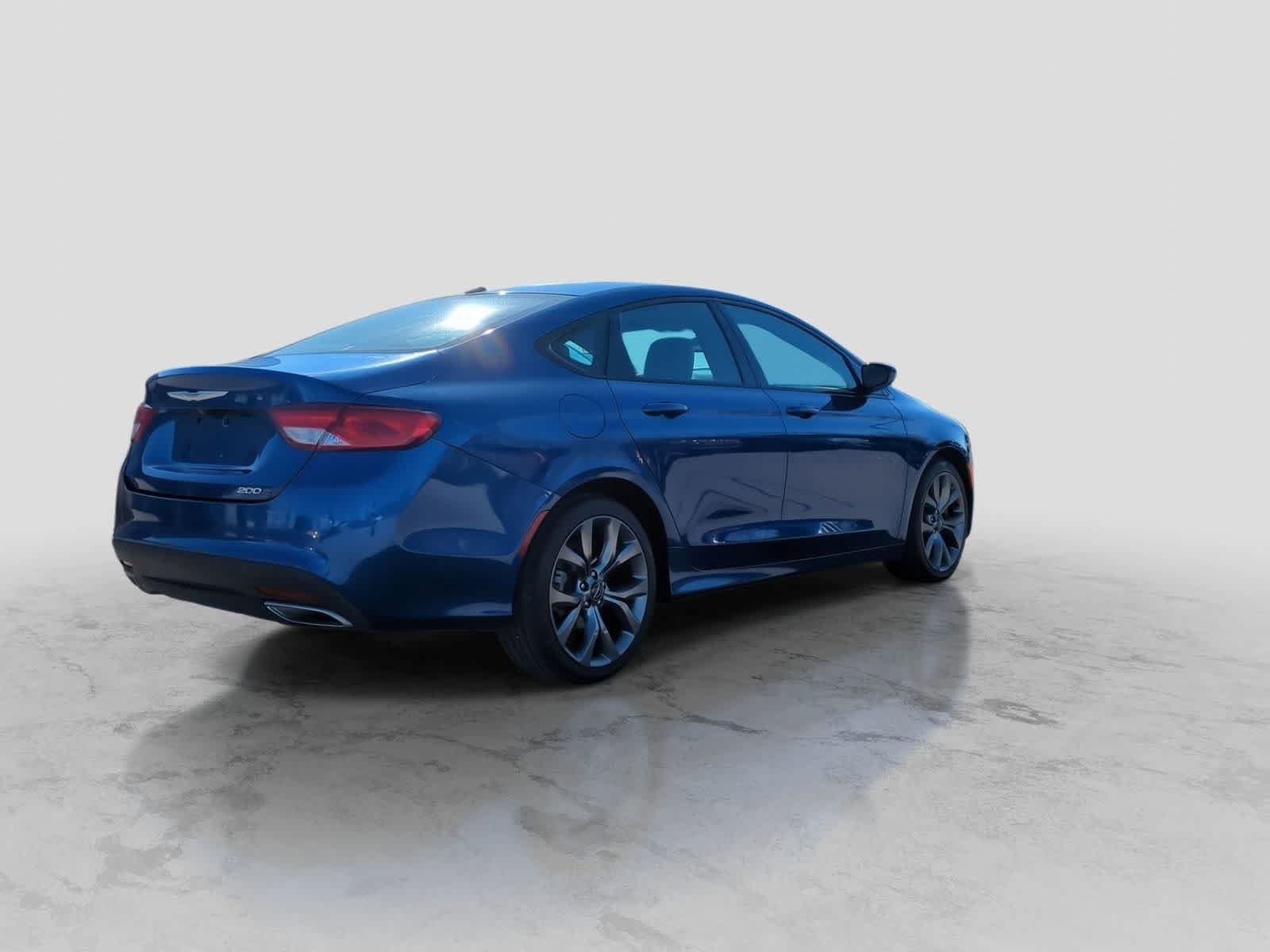 Used 2016 Chrysler 200 S FWD image 8
