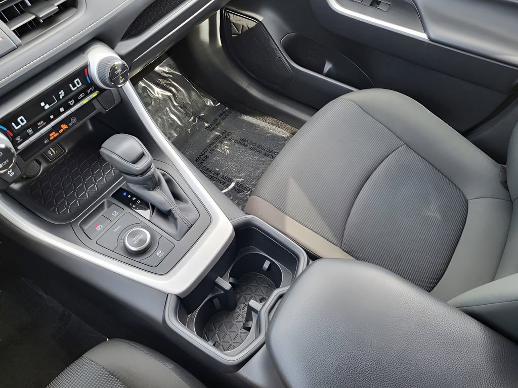 Used 2025 Toyota RAV4 LE AWD/4WD image 21