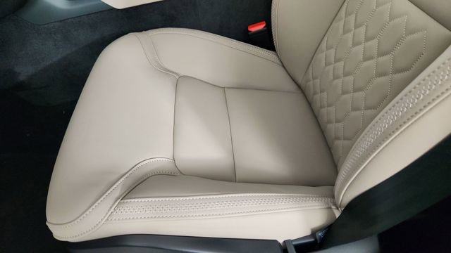 New 2026 Volvo XC90 T8 Plus w/ Protection Package Premier AWD/4WD image 13