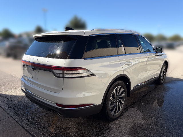 New 2027 Lincoln Aviator AWD image 6