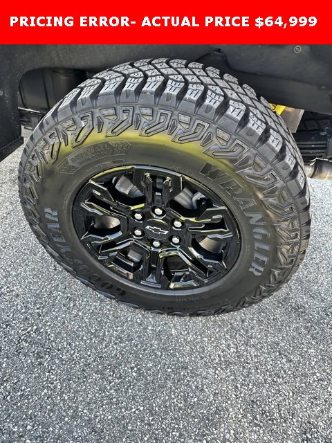 Used 2025 Chevrolet Silverado 1500 ZR2 w/ Technology Package image 9