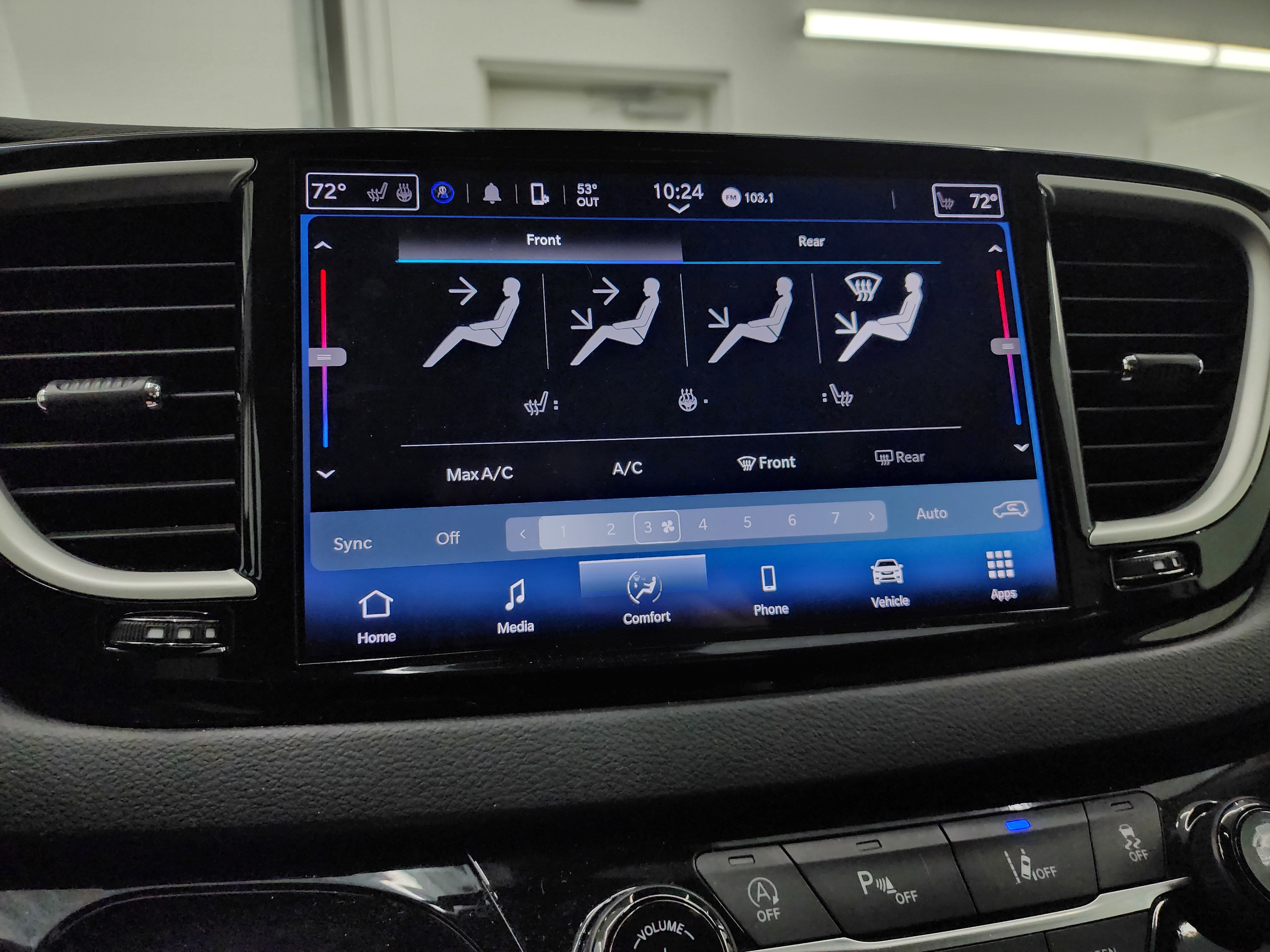 Used 2024 Chrysler Pacifica Touring-L image 48