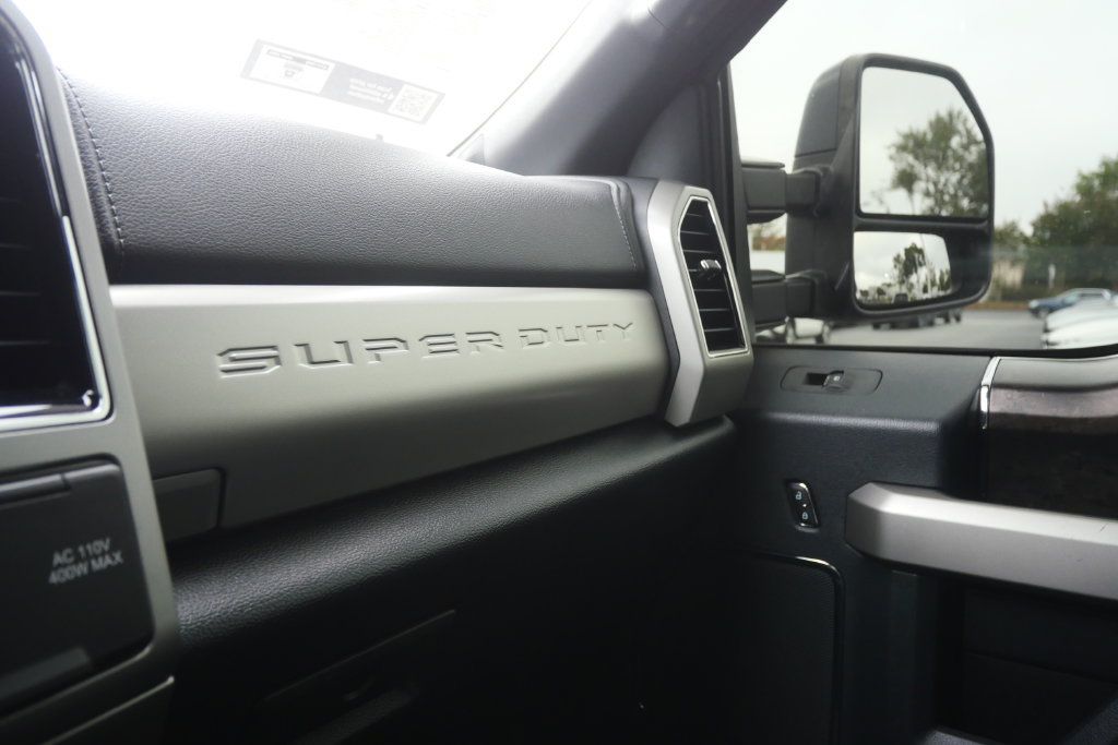 Used 2022 Ford F250 Lariat w/ Black Appearance Package AWD/4WD image 21