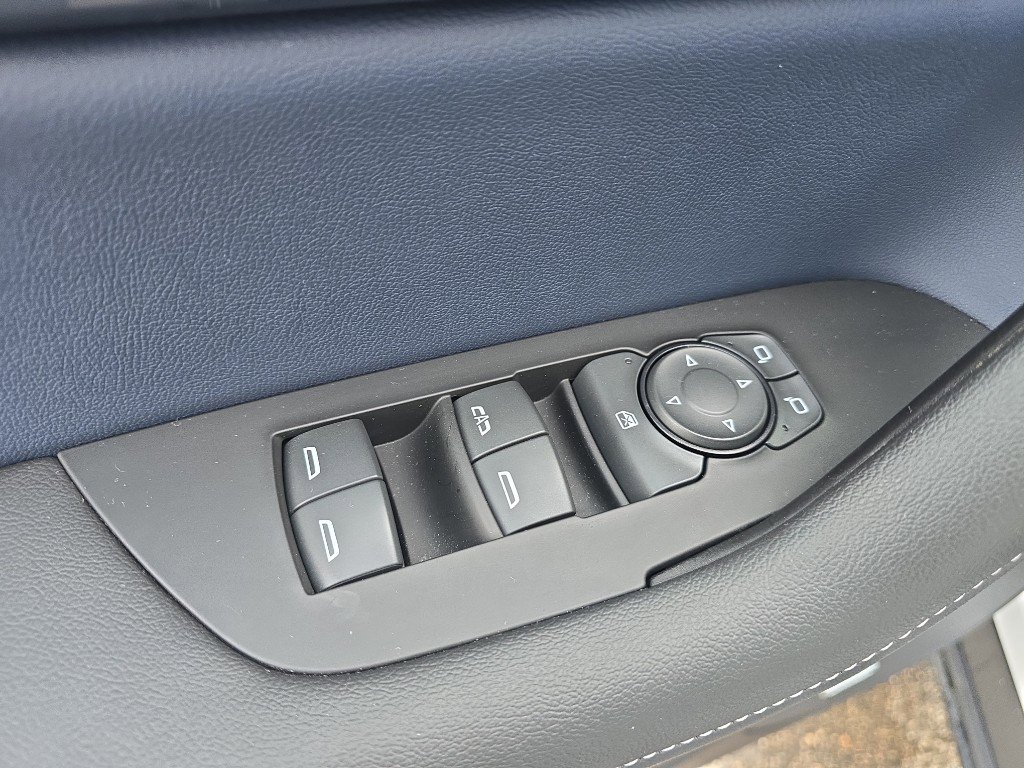 Certified 2024 Chevrolet Blazer RS w/ Driver Confidence II Package image 11