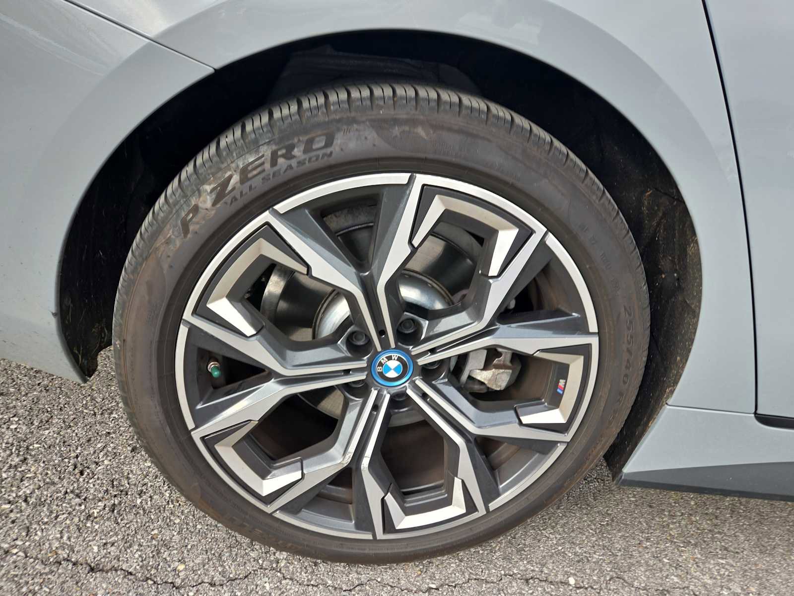 Used 2023 BMW i4 eDrive40 w/ M Sport Package image 5