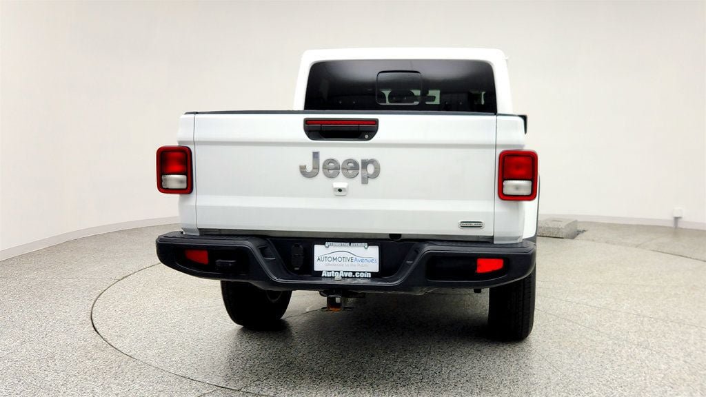 Used 2023 Jeep Gladiator Overland AWD/4WD image 6