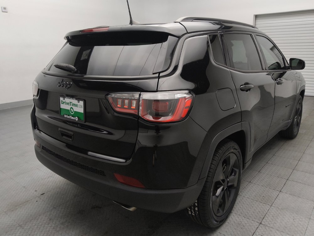 Used 2019 Jeep Compass Latitude FWD image 9
