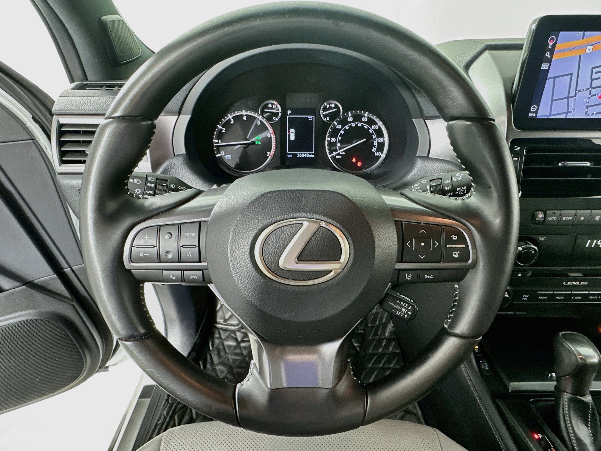 Used 2023 Lexus GX 460 w/ Black Line Special Edition AWD/4WD image 11