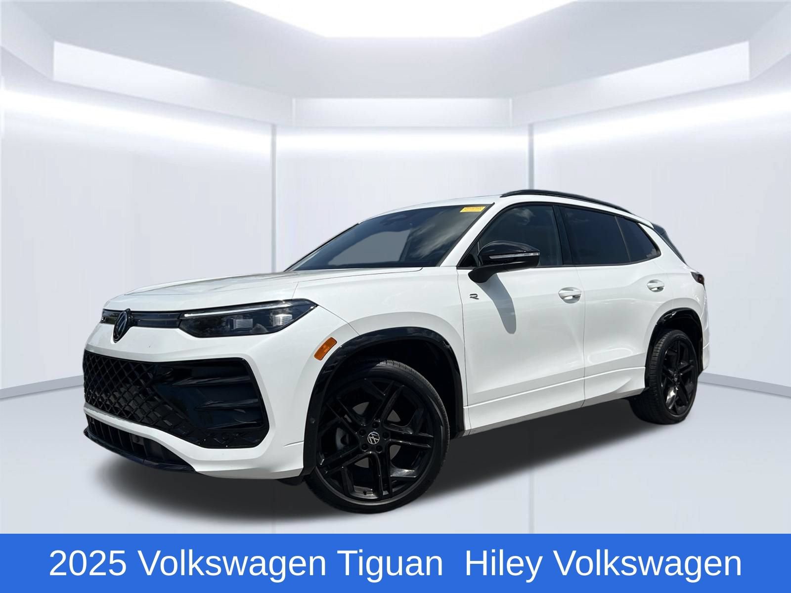 Certified 2025 Volkswagen Tiguan SE R-Line