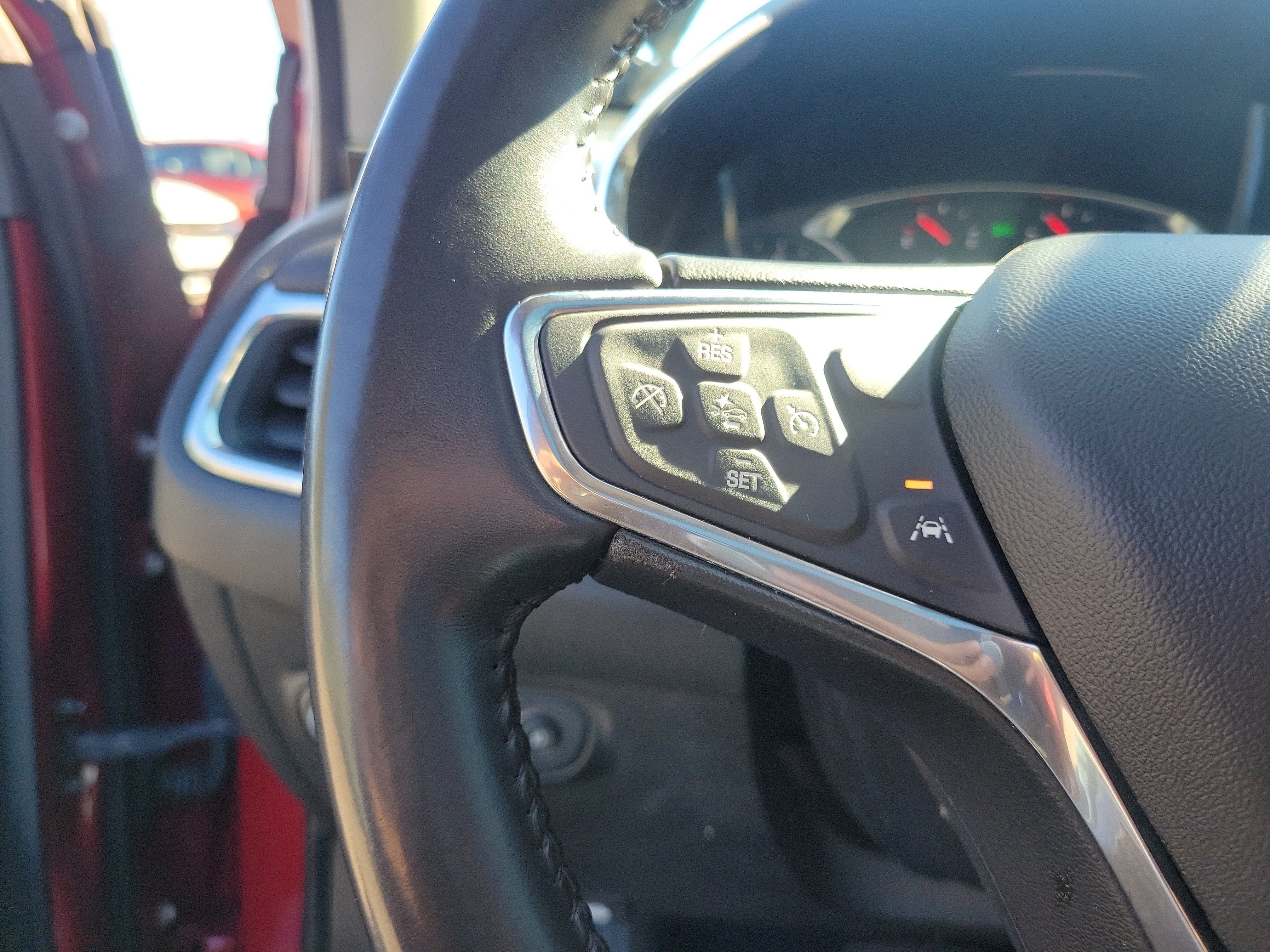 Used 2020 Chevrolet Equinox LT FWD image 22