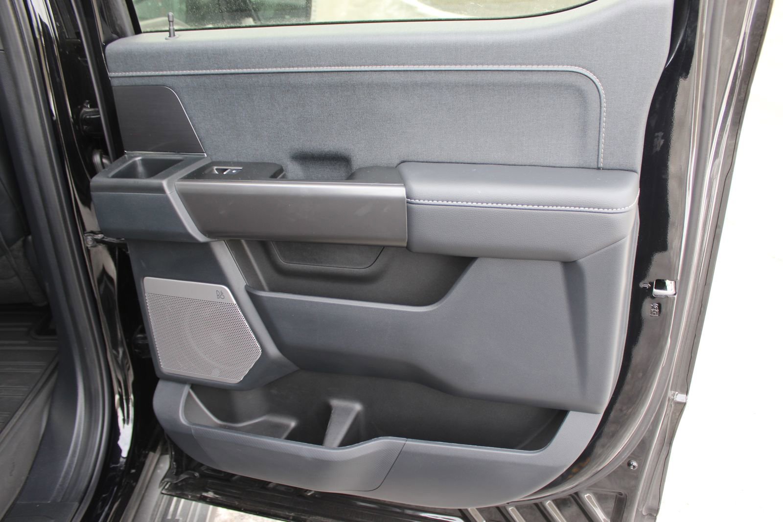 New 2025 Ford F150 Lariat w/ Equipment Group 501A Mid image 16