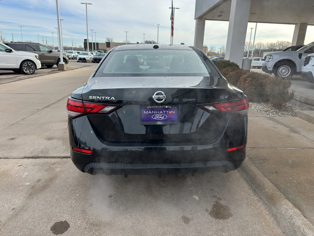 Used 2023 Nissan Sentra SV image 9