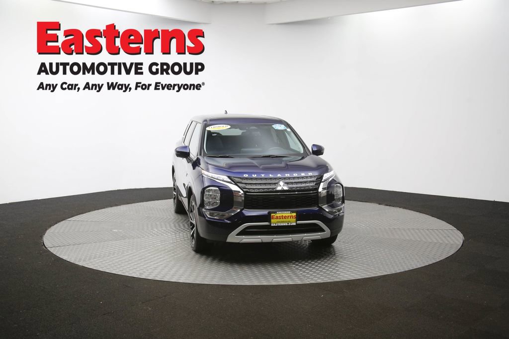 Used 2023 Mitsubishi Outlander SE image 49