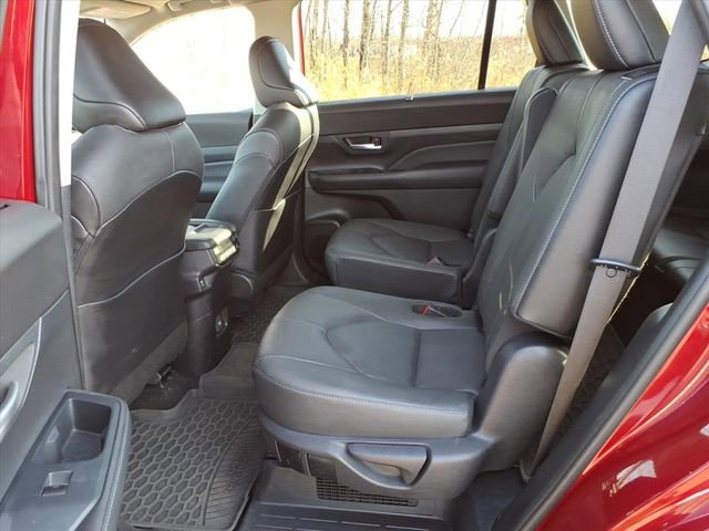 Used 2024 Toyota Grand Highlander Limited image 12