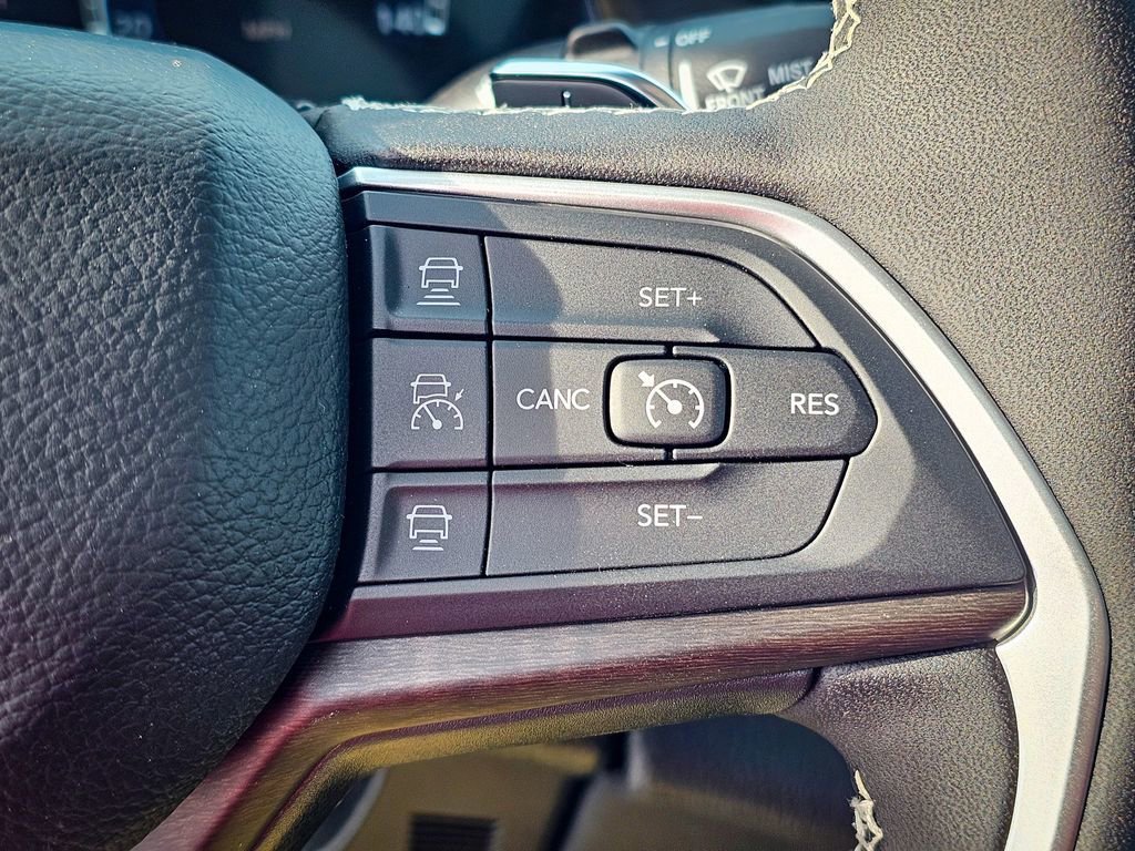 New 2025 Jeep Grand Cherokee L Limited w/ Black Appearance Package image 22