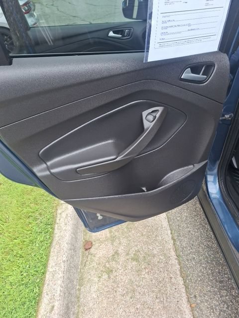Used 2018 Ford Escape SE w/ SE Sync 3 Package AWD/4WD image 15