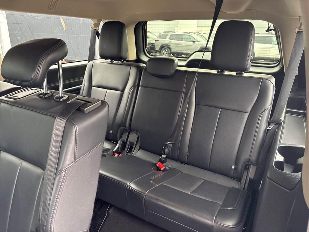 Used 2024 Ford Expedition Max XLT image 13