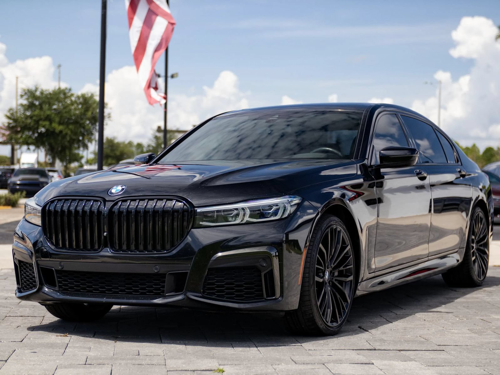 Used 2020 BMW 740i w/ M Sport Package RWD image 6