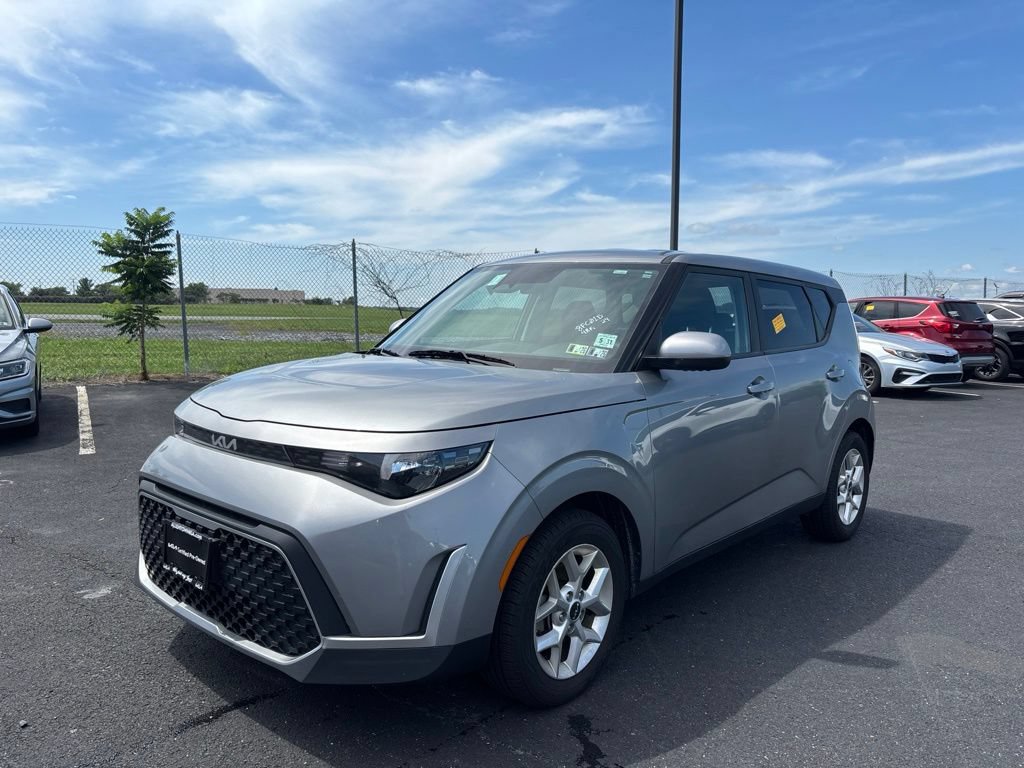 Certified 2024 Kia Soul LX w/ Option Group 015 FWD image 7